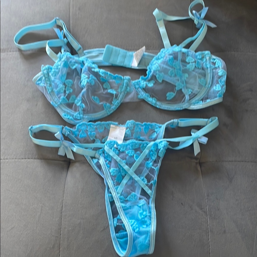 New 4 set of bra and underwear , 1Black , 2 white and 1 blueLace Lingerie Set,